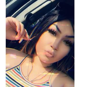 Meet your Posher, Bee